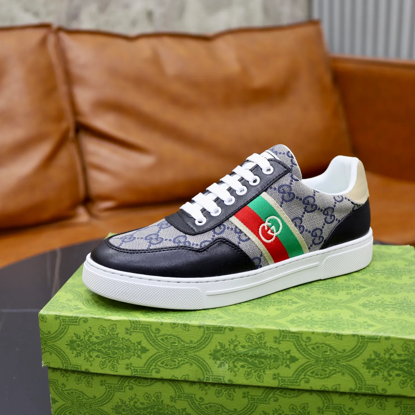 Men's men's shoes 💰440💰🙅‍♂️🙅‍♂️🙅‍♂️ Brand: Gucci GUCCi Standard code: 38-44 (45 customized) Grade: Same as the official website Material: Original material splicing Comfortable and breathable sheepskin lining Lightweight and wear-resistant sports outsole Style category: Men's fashion casual shoes Running sports shoes Distinguished luxury brand elements Top luxury color: actual picture color